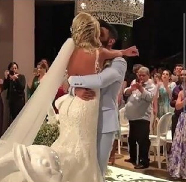 
        
            Veja fotos do casamento de Gusttavo Lima e Andressa Suita
        
    