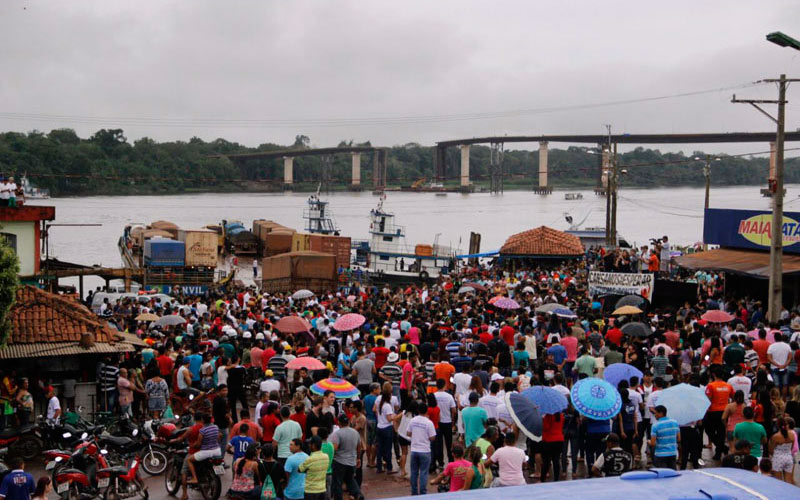 
        
            População paraense protesta contra demora em obras de ponte
        
    