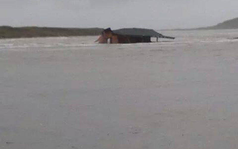 
        
        
            Maré alta causa destruição em Ajuruteua
        
    