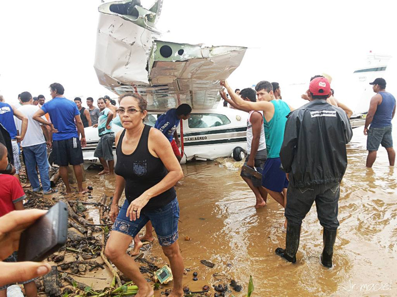 
        
            Avião cai no Marajó
        
    