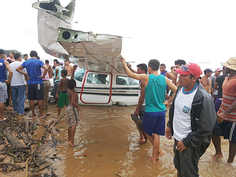 
        
            Avião cai no Marajó
        
    
