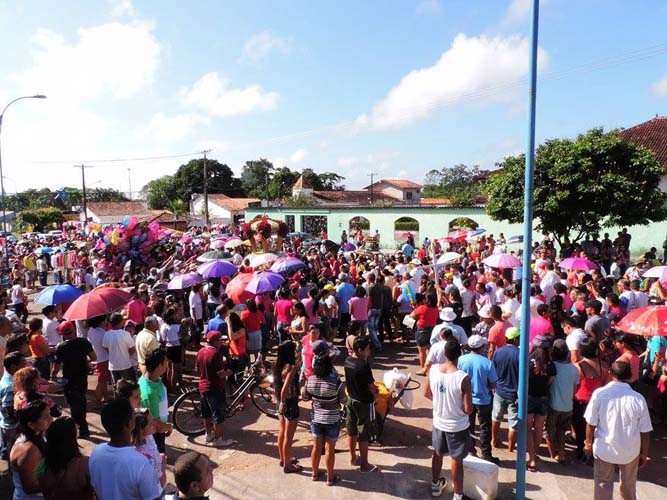 
        
        
            Santa Izabel celebra sua padroeira
        
    