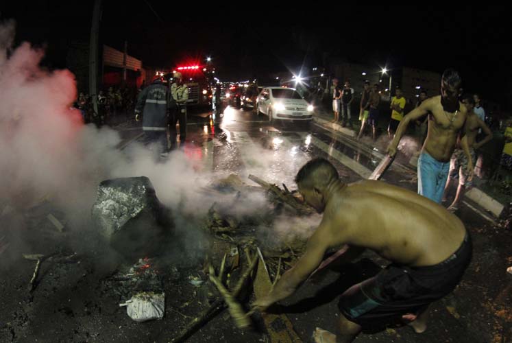 
        
            Moradores fazem protesto na Independência
        
    