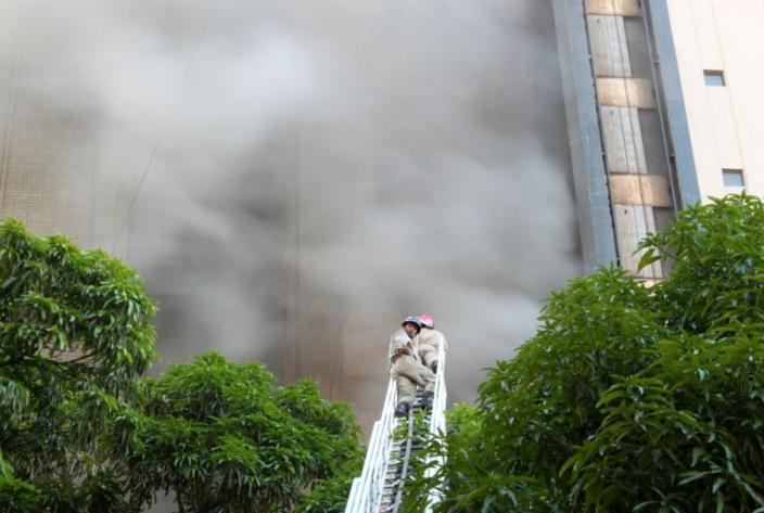 
        
            Veja fotos exclusivas do prédio do INSS destruído 
        
    