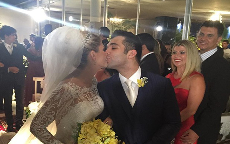 
        
            Antônia Fontenelle e Jonathan Costa se casaram neste sábado
        
    