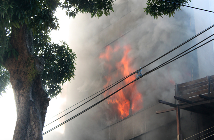 
        
            Veja fotos exclusivas do prédio do INSS destruído 
        
    