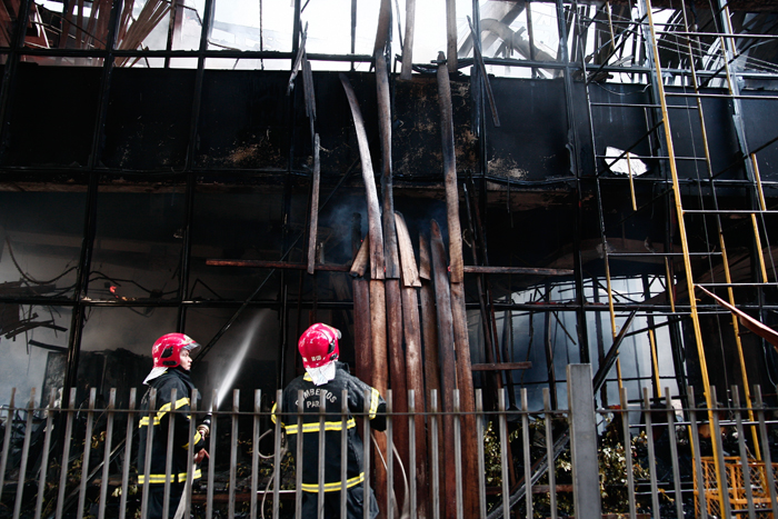 
        
            Veja fotos exclusivas do prédio do INSS destruído 
        
    