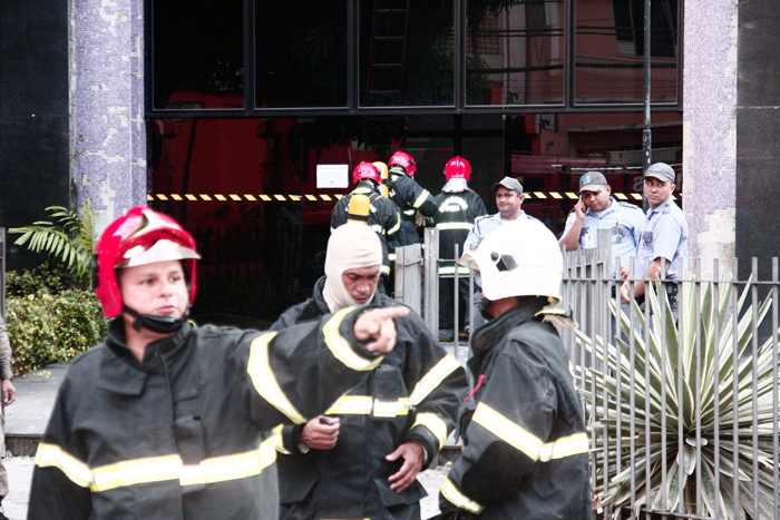 
        
            Veja fotos exclusivas do prédio do INSS destruído 
        
    