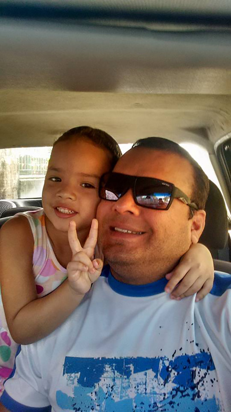 
        
            DOL homenageia pais com galeria de fotos
        
    