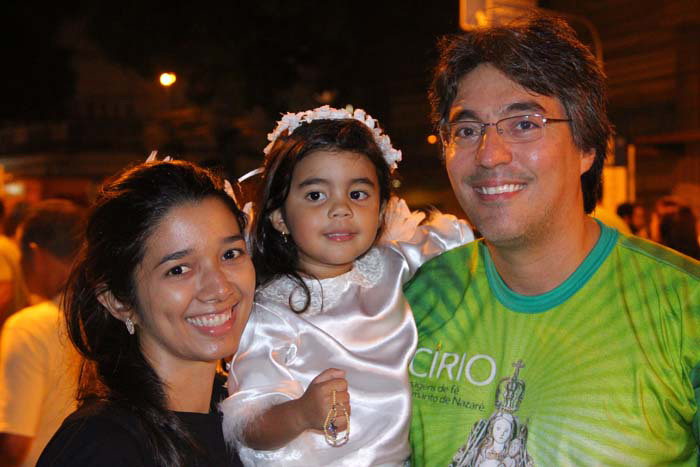 
        
            A demonstração de afeto à Virgem continua
        
    