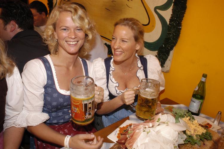 
        
            Oktoberfest comemora 200 anos de existência
        
    