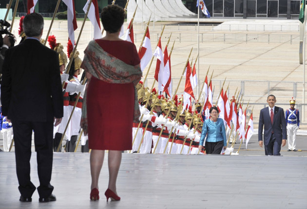 
        
            Imagens da chegada de Obama ao Brasil
        
    