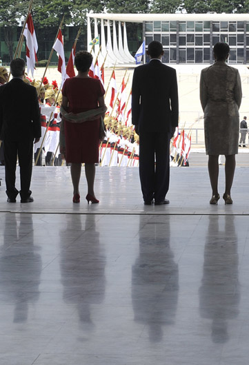
        
            Imagens da chegada de Obama ao Brasil
        
    