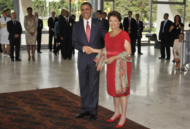 
        
            Imagens da chegada de Obama ao Brasil
        
    