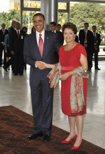 
        
            Imagens da chegada de Obama ao Brasil
        
    