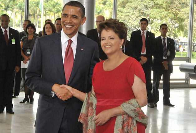 
        
            Imagens da chegada de Obama ao Brasil
        
    