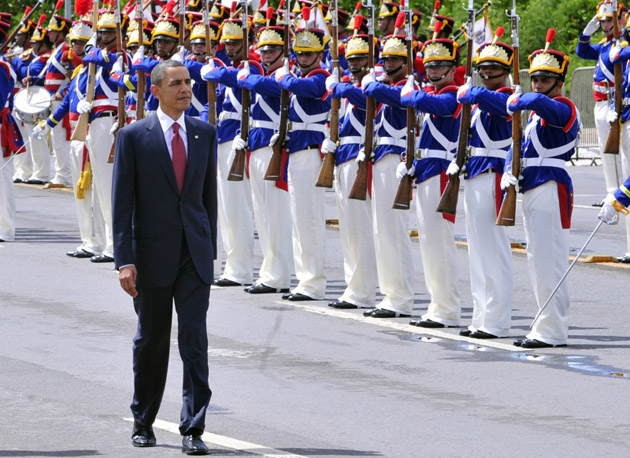
        
            Imagens da chegada de Obama ao Brasil
        
    