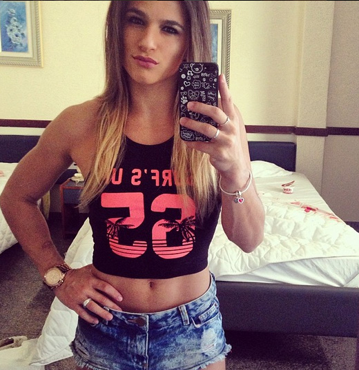 
        
            Jade Barbosa pode posar nua
        
    