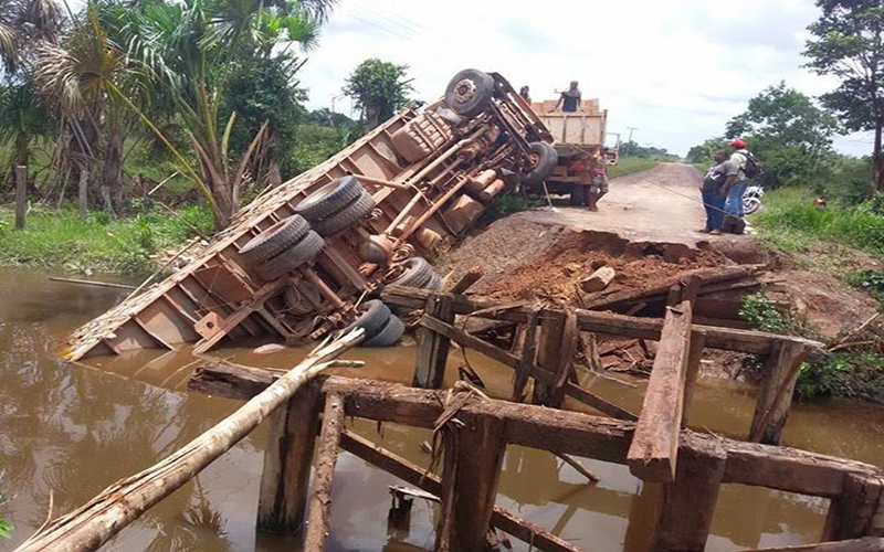 
        
            Ponte em Viseu está em péssimas condições
        
    