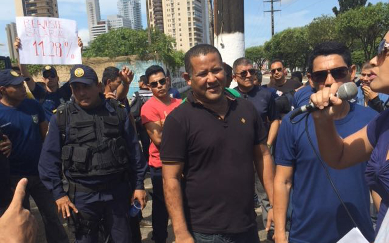
        
            Em protesto, guardas municipais denunciam descaso 
        
    