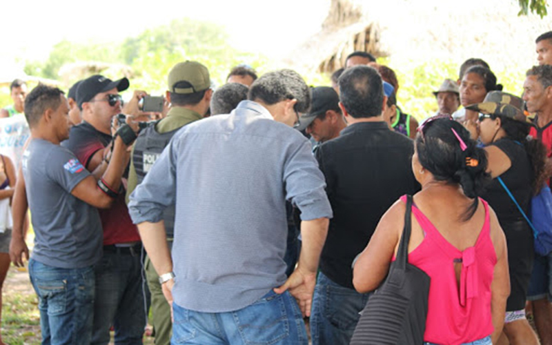 
        
            Famílias protestam contra reintegração de posse e alguns moradores não têm para onde ir
        
    