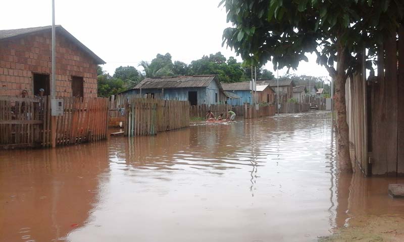
        
            Enchente em Anapu dificulta vida da população local
        
    