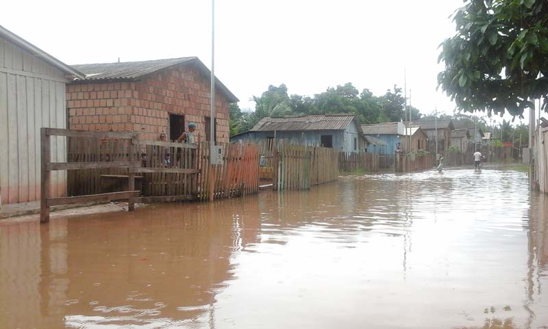 
        
            Enchente em Anapu dificulta vida da população local
        
    