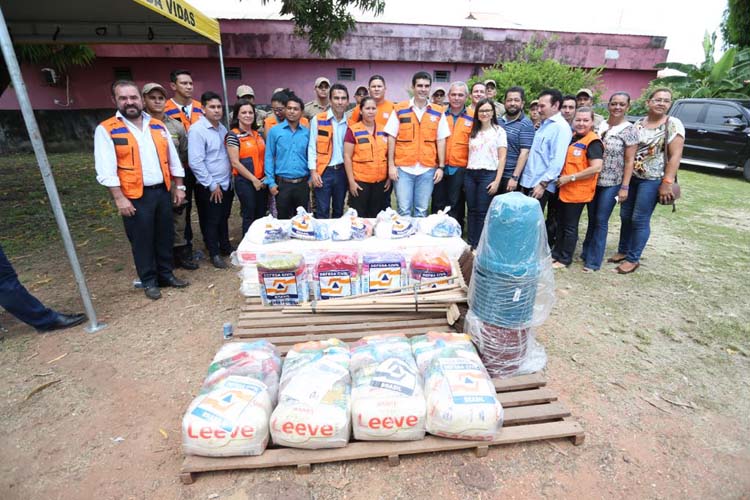
        
            Helder entrega ajuda humanitária em Santarém
        
    