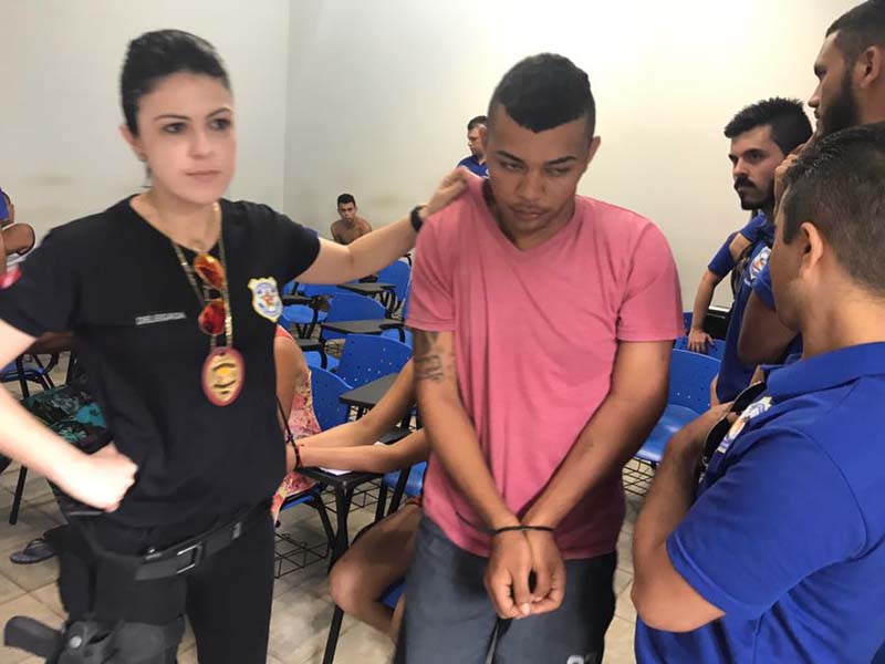 
        
        
            Operação prende 51 pessoas por tráfico de drogas e crimes sexuais
        
    