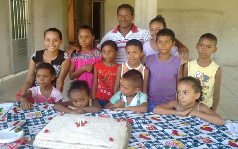 
        
            DOL homenageia pais com galeria de fotos
        
    