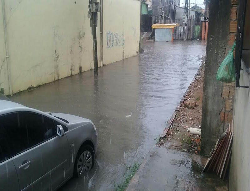 
        
            Belém fica alagada após chuva nesta sexta-feira
        
    