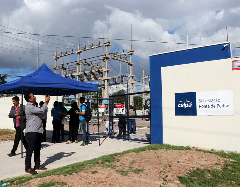 
        
            Cabos subaquáticos garantem energia para o Marajó
        
    