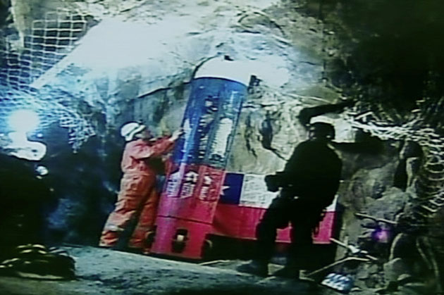 
        
            Resgate dos mineiros soterrados no Chile
        
    