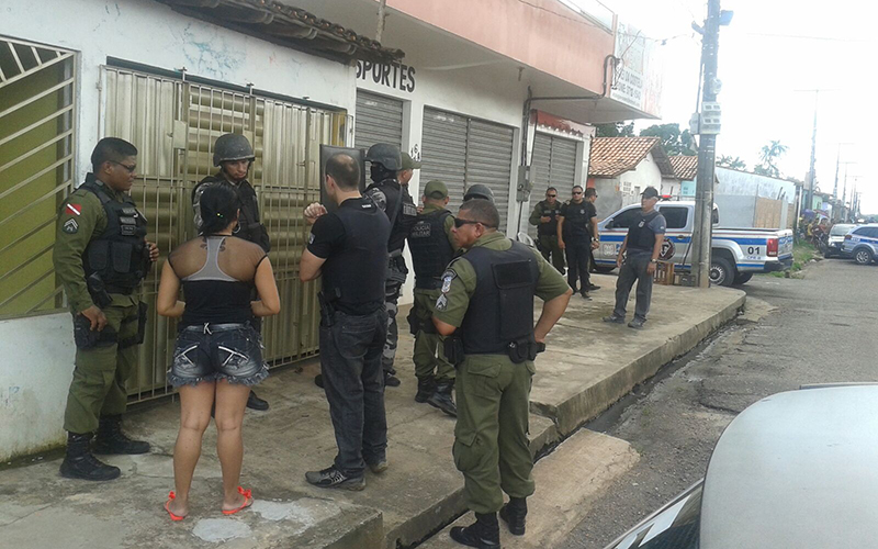 
        
            Cinco pessoas são feitas reféns por quatro horas em Castanhal
        
    