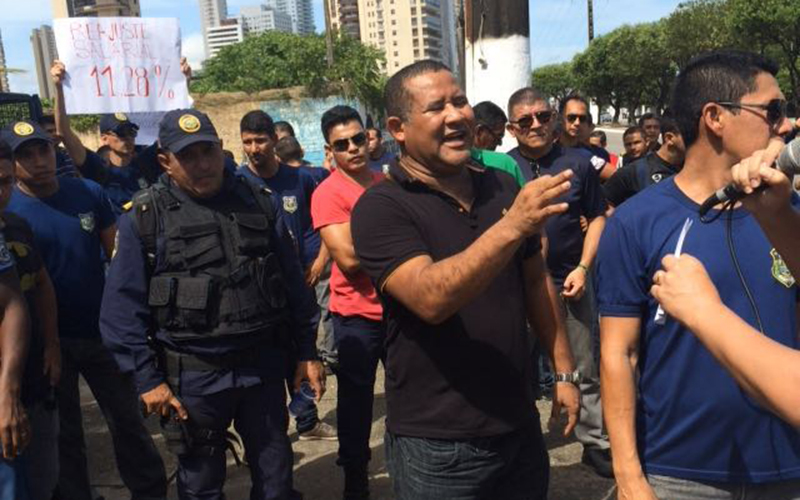 
        
            Em protesto, guardas municipais denunciam descaso 
        
    