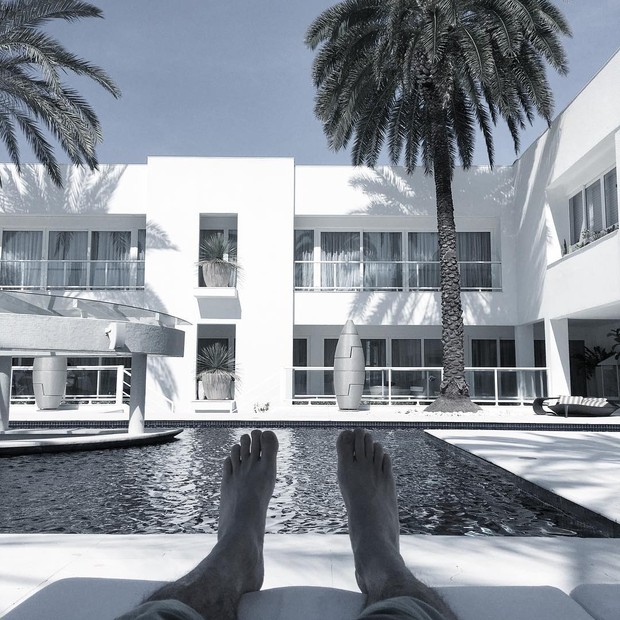 
        
            Conheça casa gigante de Ana Hickmann que surpreendeu a web
        
    