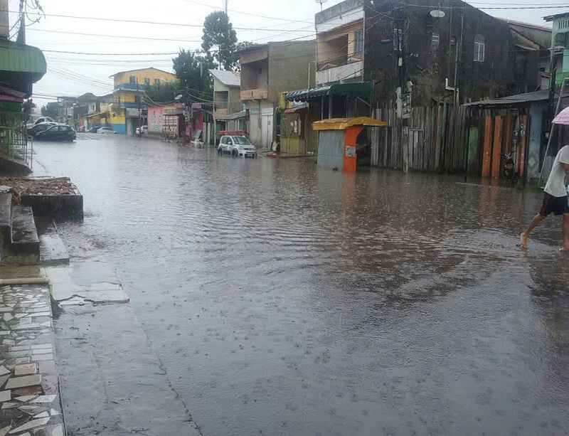 
        
            Belém fica alagada após chuva nesta sexta-feira
        
    