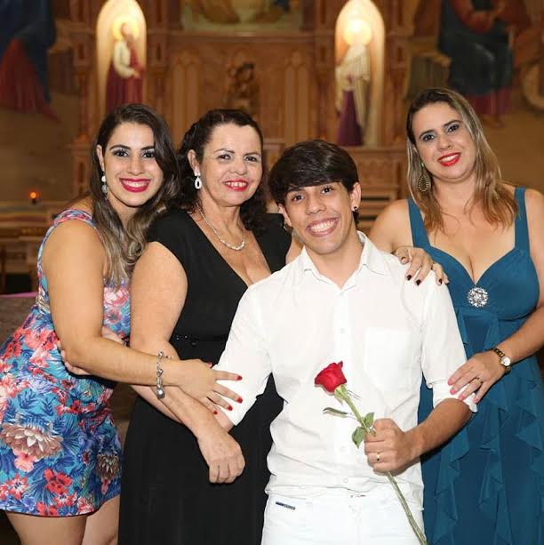 
        
            DOL homenageia mães com galeria especial
        
    