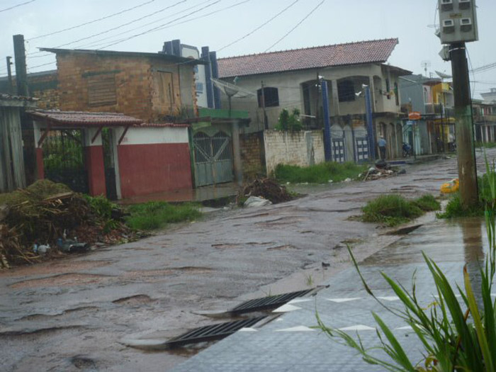 
        
            Abaetetuba: moradores reclamam da falta de asfalto
        
    