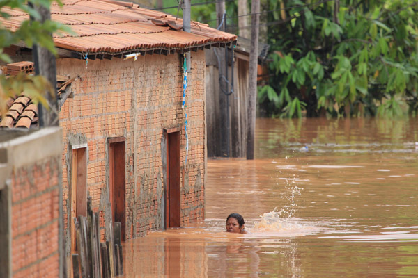 
        
            Alagamentos deixam Marabá em situação crítica
        
    