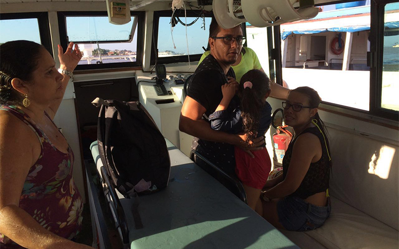 
        
            Barco pesqueiro naufraga após colidir com embarcação
        
    
