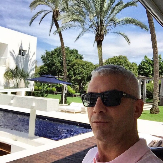 
        
            Conheça casa gigante de Ana Hickmann que surpreendeu a web
        
    