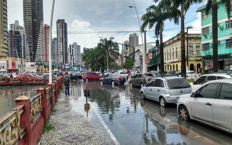 
        
            Belém fica alagada após chuva nesta sexta-feira
        
    