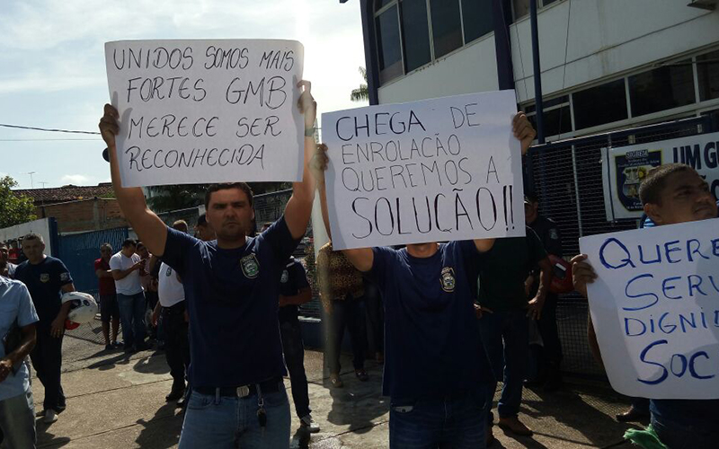
        
            Em protesto, guardas municipais denunciam descaso 
        
    