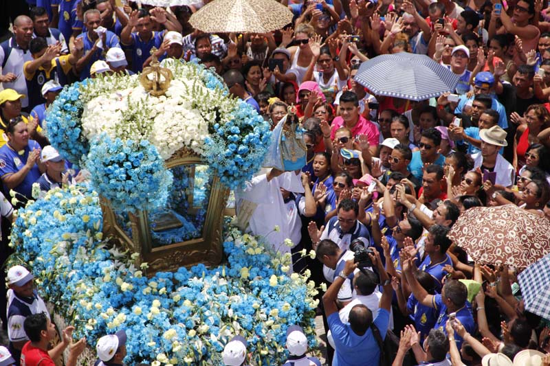 
        
            Fiéis tomam ruas em Círio de Vigia
        
    