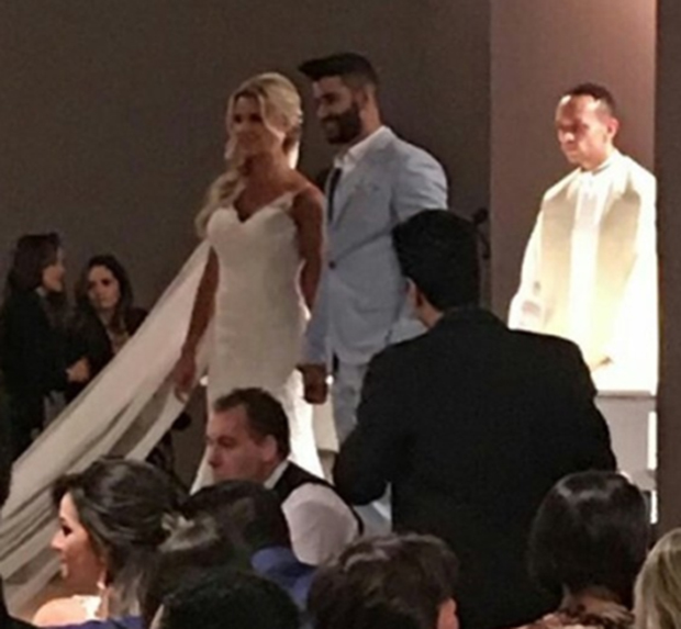 
        
            Veja fotos do casamento de Gusttavo Lima e Andressa Suita
        
    
