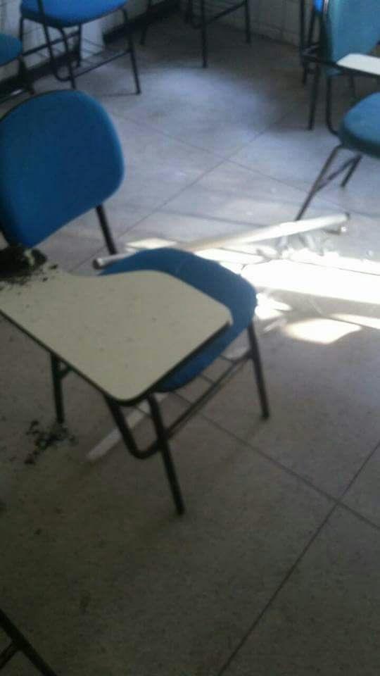 
        
            Estudantes denunciam infraestrutura da UEPA
        
    