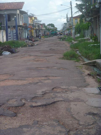 
        
            Abaetetuba: moradores reclamam da falta de asfalto
        
    