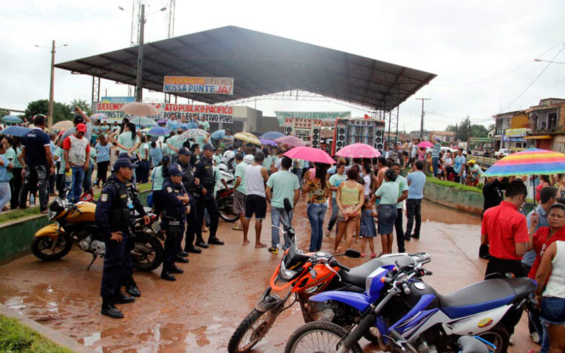 
        
            População paraense protesta contra demora em obras de ponte
        
    