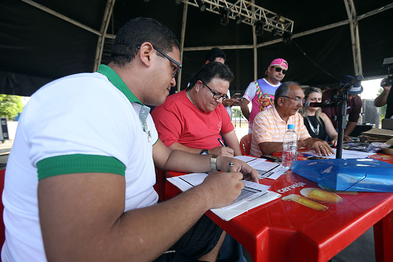 
        
            Tucuxi vence o Festival dos Botos do Çairé 2016
        
    